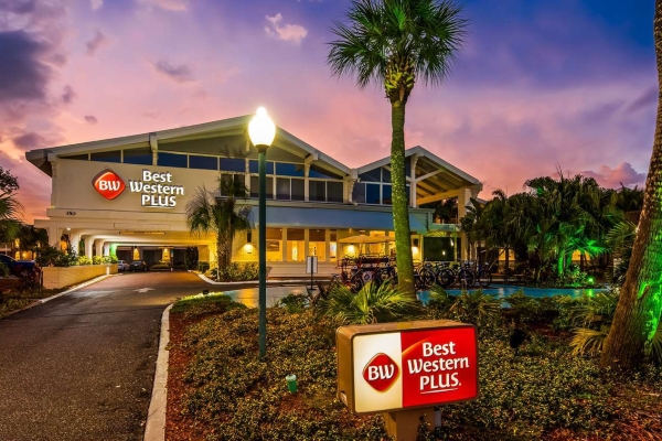 BW PLUS YACHT HARBOR INN